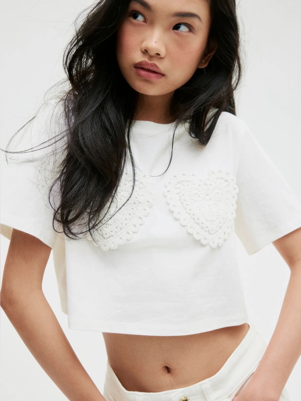 H&M White Appliquéd T-Shirt - Picture 7 of 8